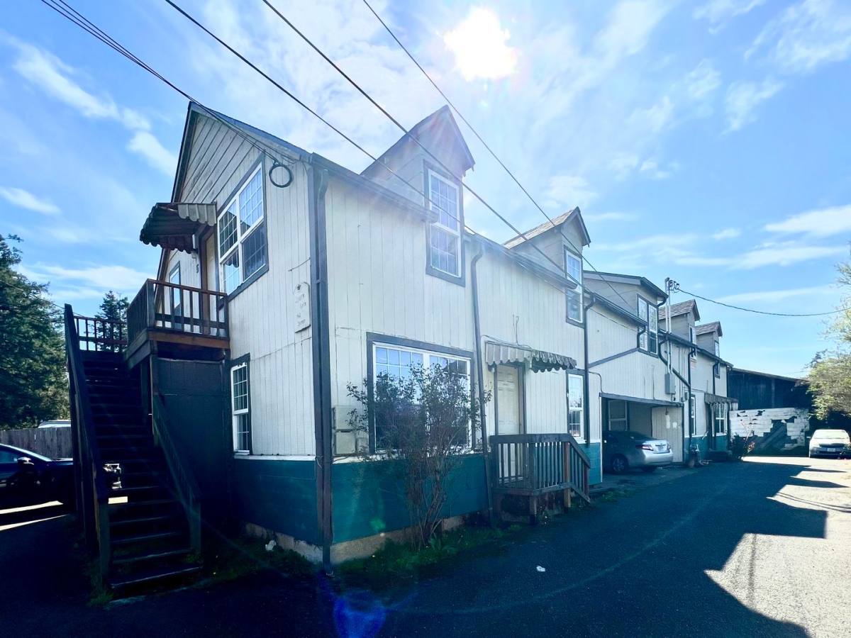 Apartment for rent at 1740 Spruce St, Myrtle Point, OR 97458