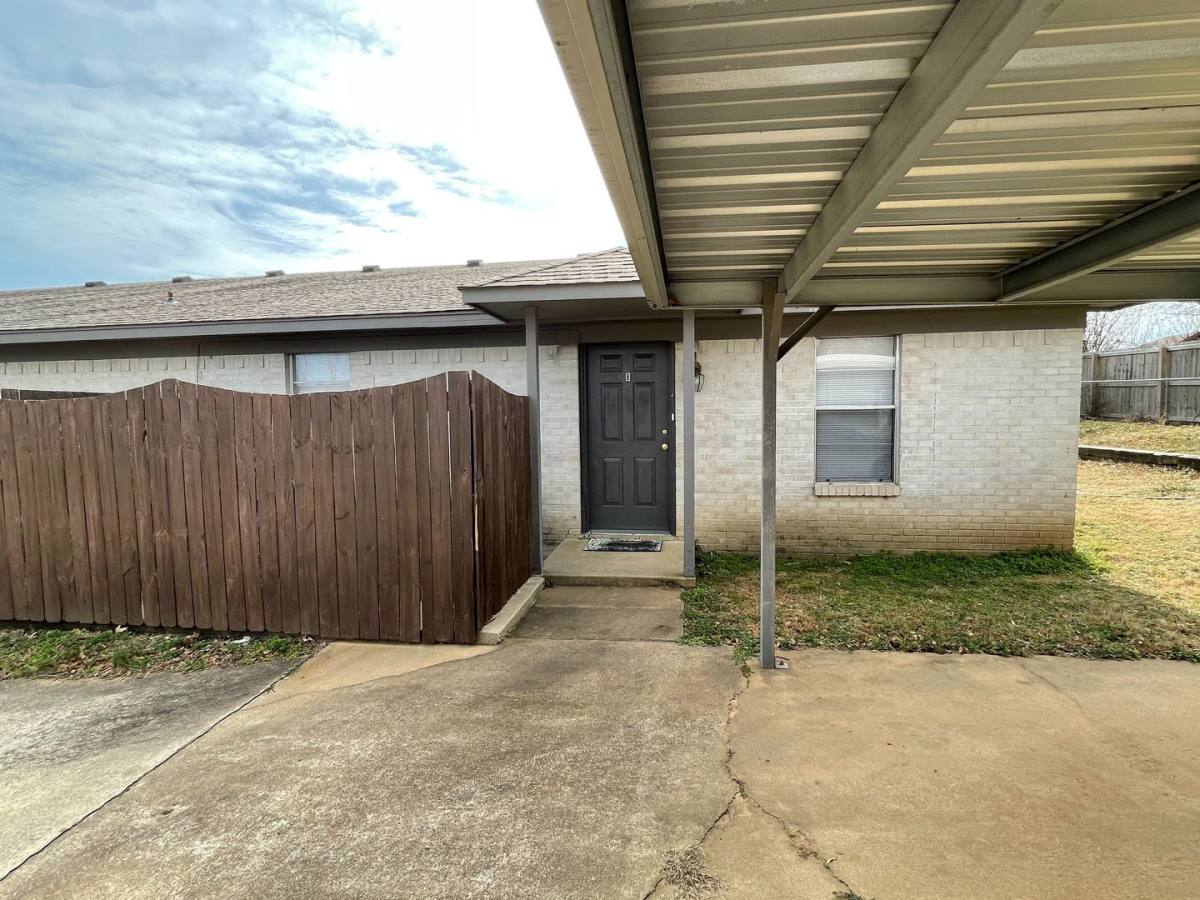 Apartment for rent at 300 E Knoxville St, Greenwood, AR 72936