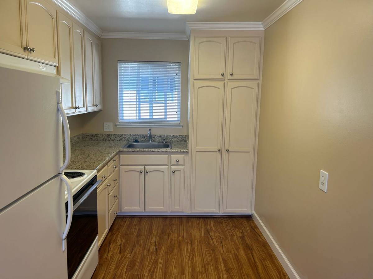 Apartment for rent at 3566-68 Rolison Rd, Redwood City, CA 94063