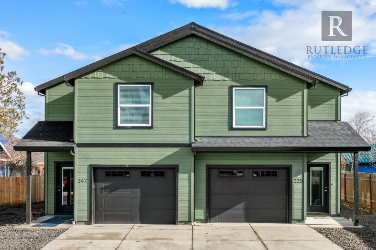Townhouse for rent at 347 Lozier Lane, Medford, OR 97501