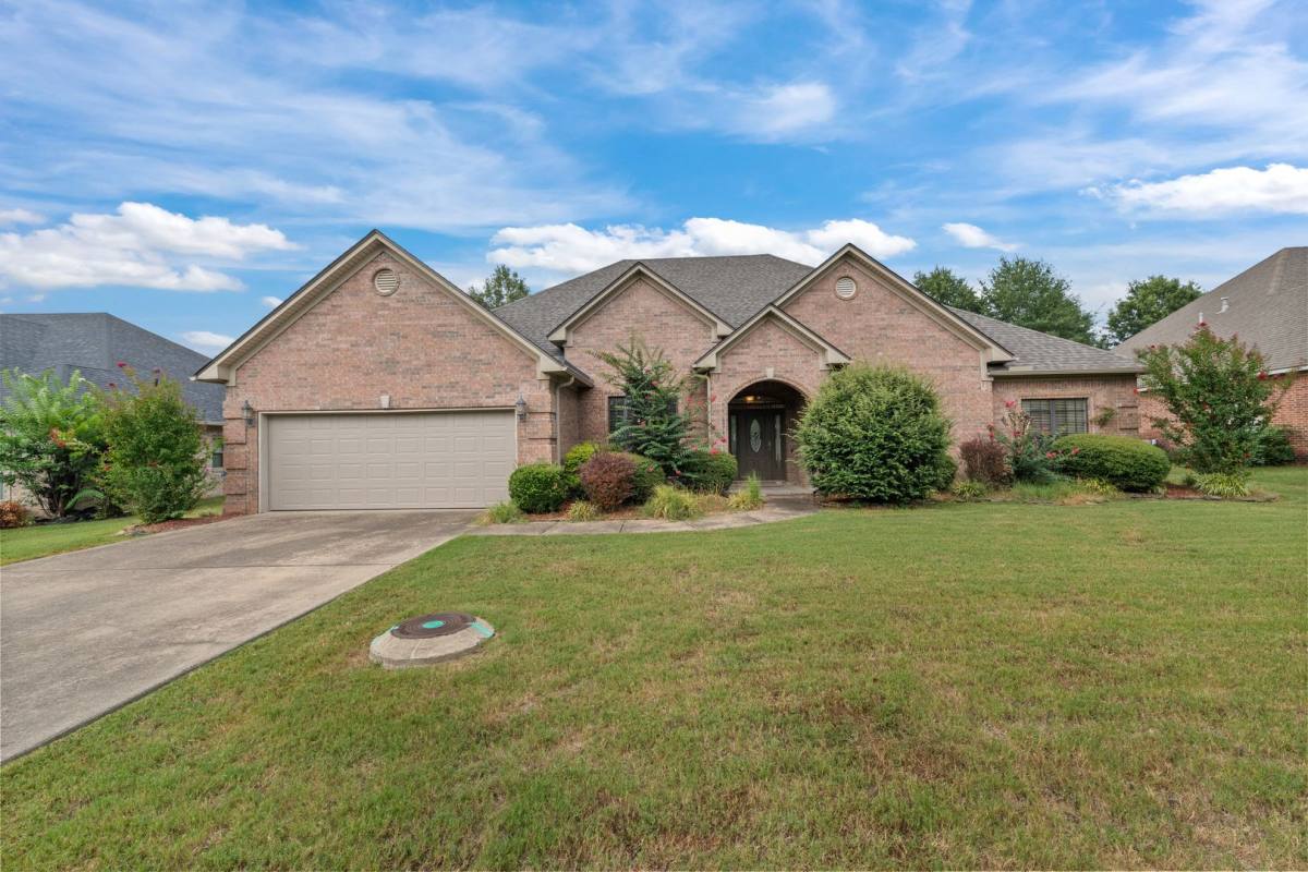 House for rent at 108 Bouriese Cr, Maumelle, AR 72113