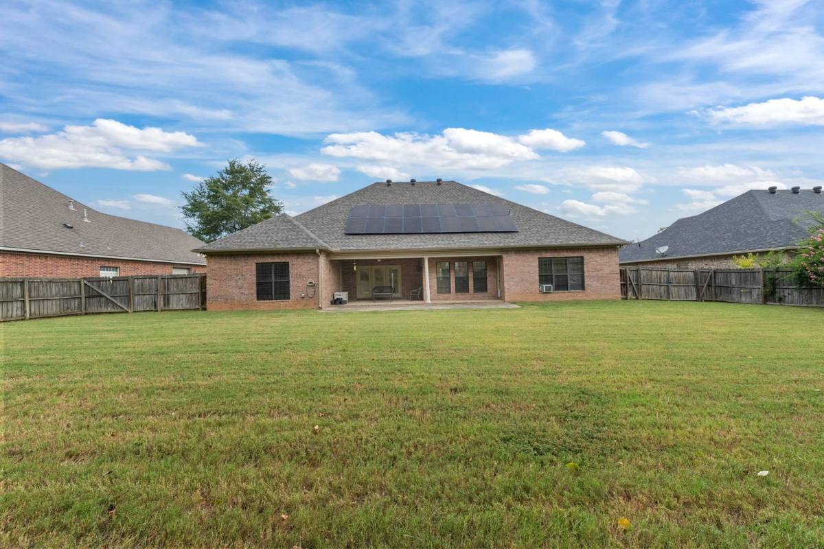 House for rent at 108 Bouriese Cr, Maumelle, AR 72113