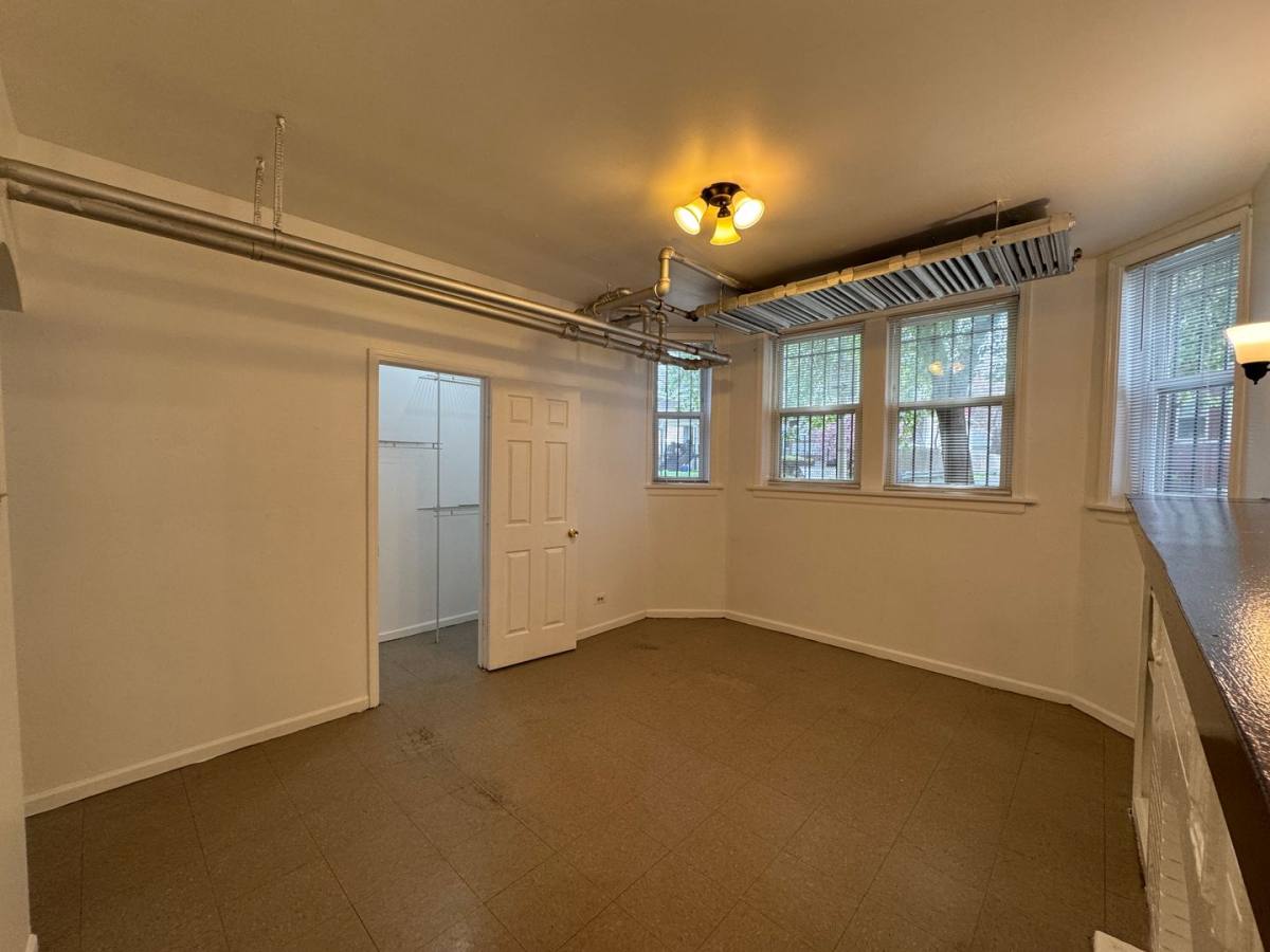 Apartment for rent at 5400-08 W Madison 8-14 N Long, Chicago, IL 60644