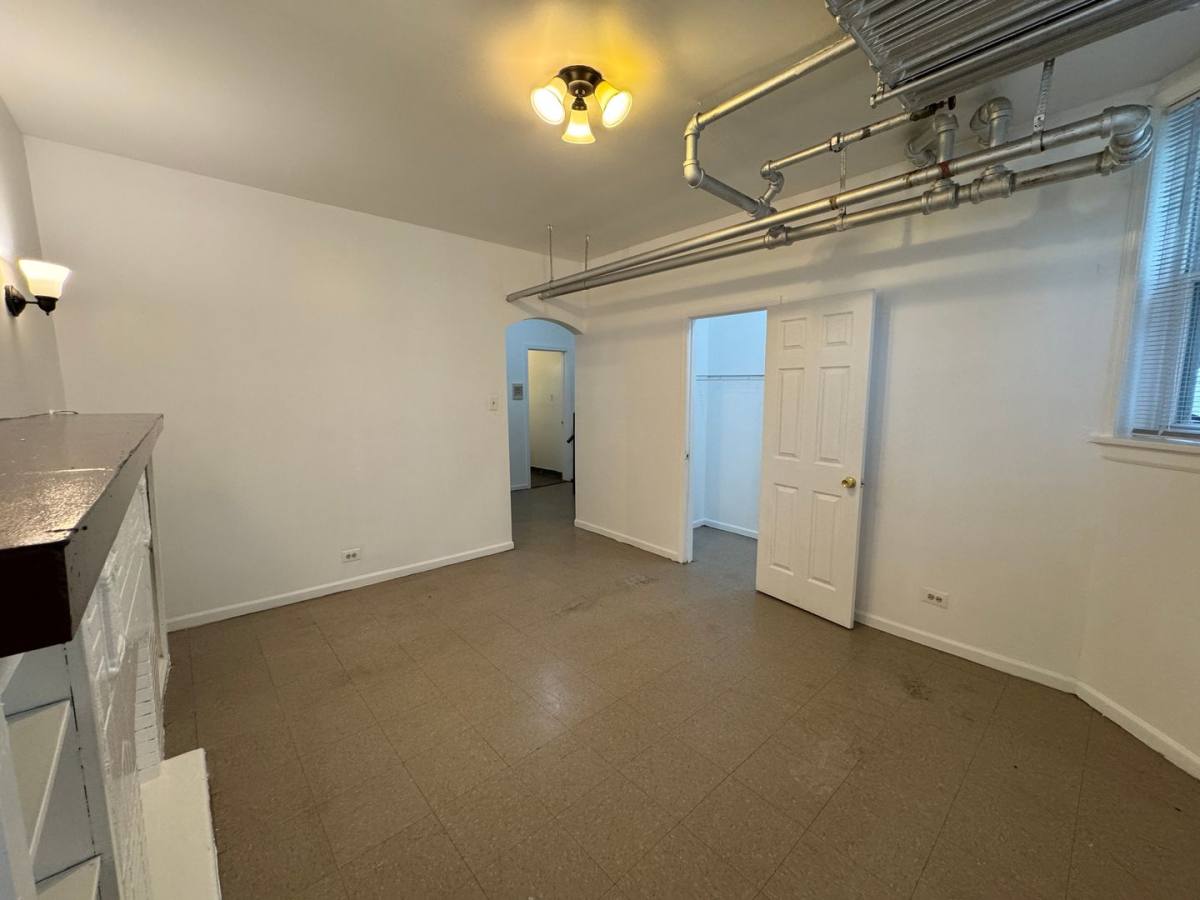 Apartment for rent at 5400-08 W Madison 8-14 N Long, Chicago, IL 60644