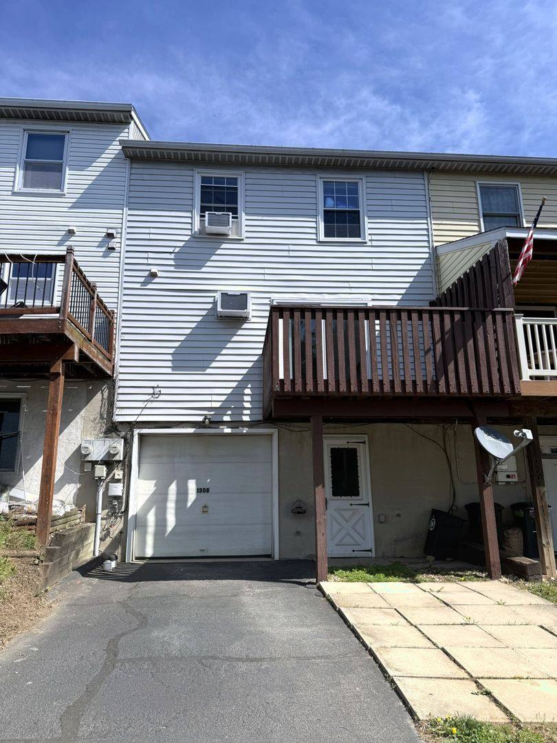 Townhouse for rent at 1308 S Mount Joy St, Elizabethtown, PA 17022