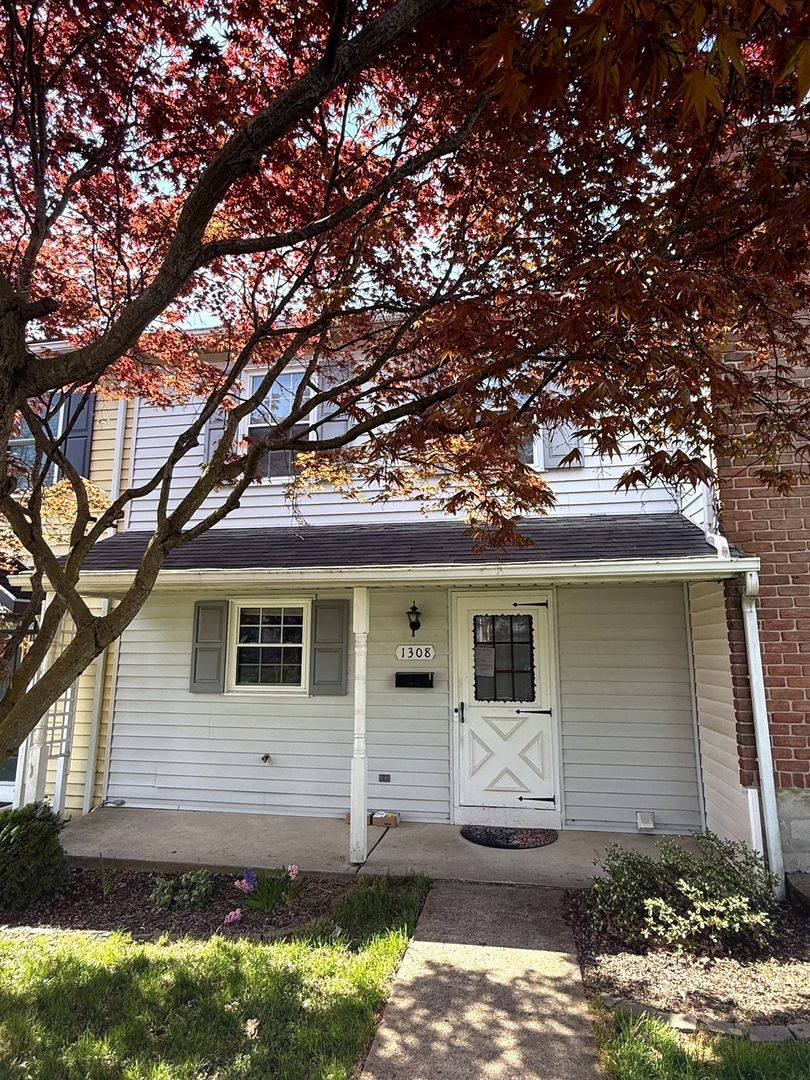 Townhouse for rent at 1308 S Mount Joy St, Elizabethtown, PA 17022