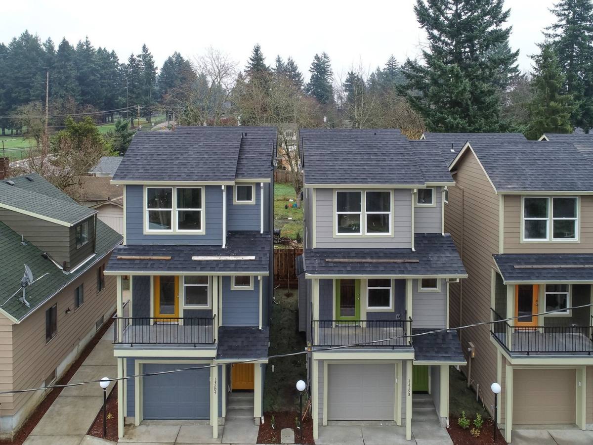 House for rent at 13208 NE Glisan St, Portland, OR 97230