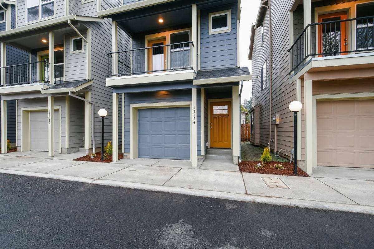 House for rent at 13208 NE Glisan St, Portland, OR 97230