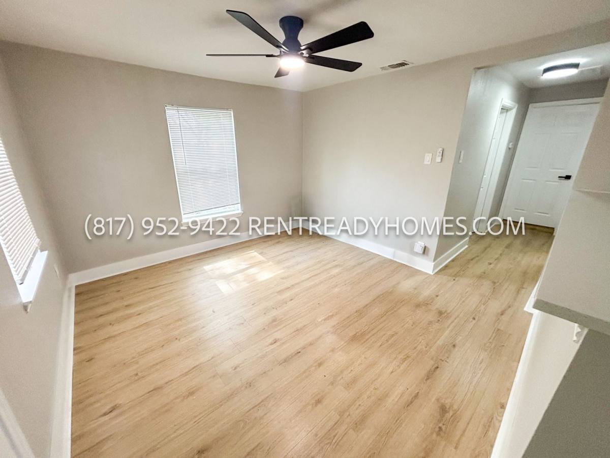 Apartment for rent at 404 Oak St, Forney, TX 75126