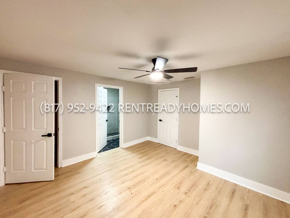 Apartment for rent at 404 Oak St, Forney, TX 75126