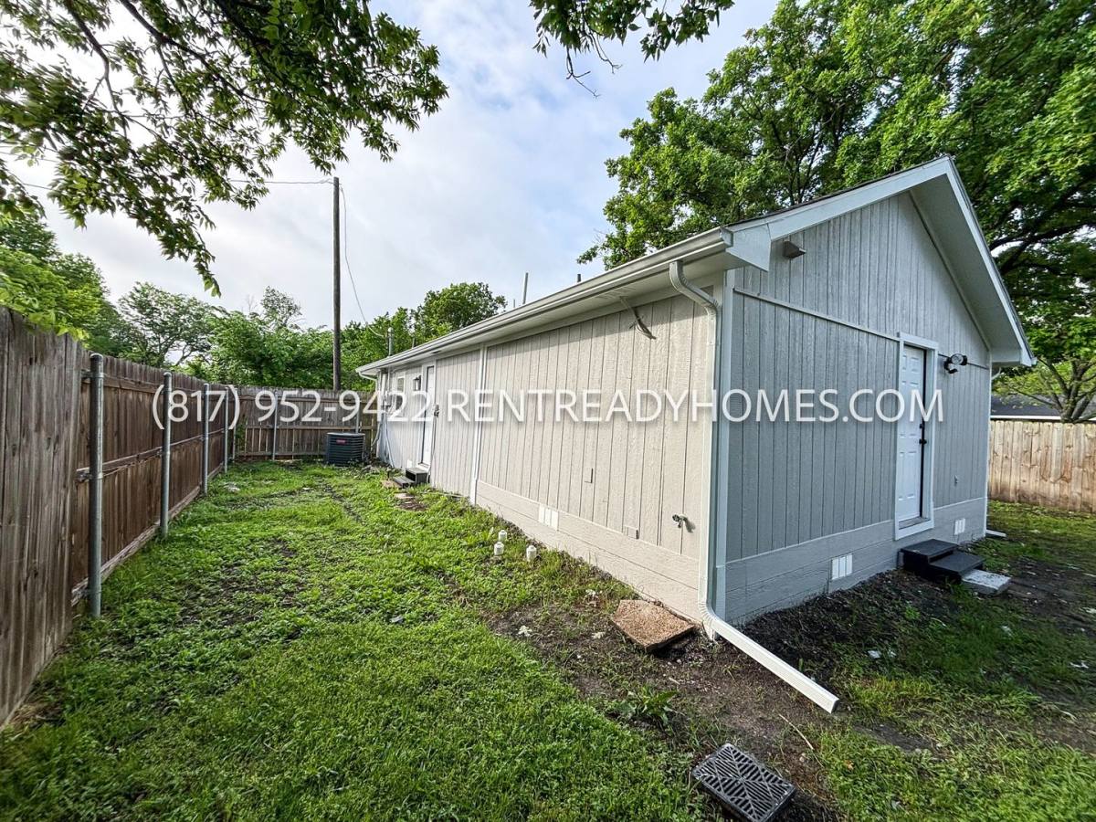 Apartment for rent at 404 Oak St, Forney, TX 75126