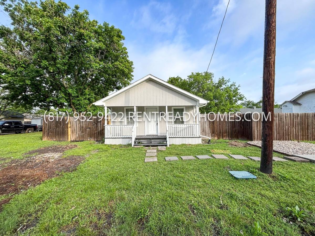Apartment for rent at 404 Oak St, Forney, TX 75126
