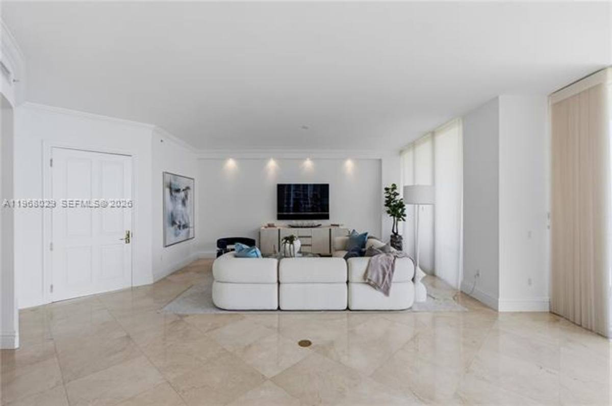 Apartment for rent at 10295 Collins Ave Appt #801, Miami Beach, FL 33154