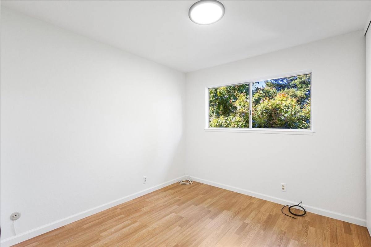 Apartment for rent at 2118 Alameda Ave, Alameda, CA 94501