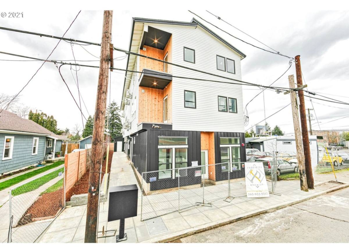 Apartment for rent at 4415 SE 61st Ave, Portland, OR 97206