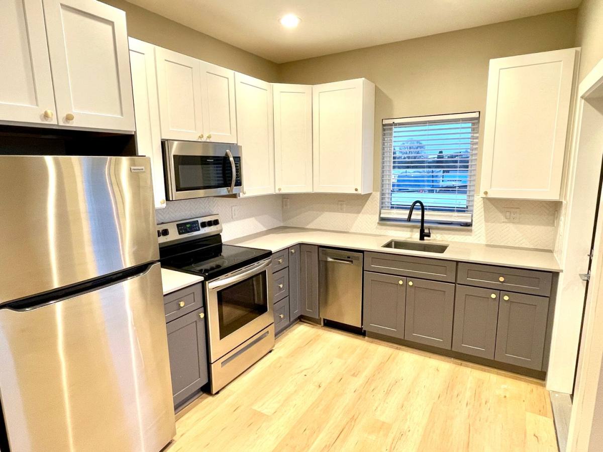 Apartment for rent at 4415 SE 61st Ave, Portland, OR 97206