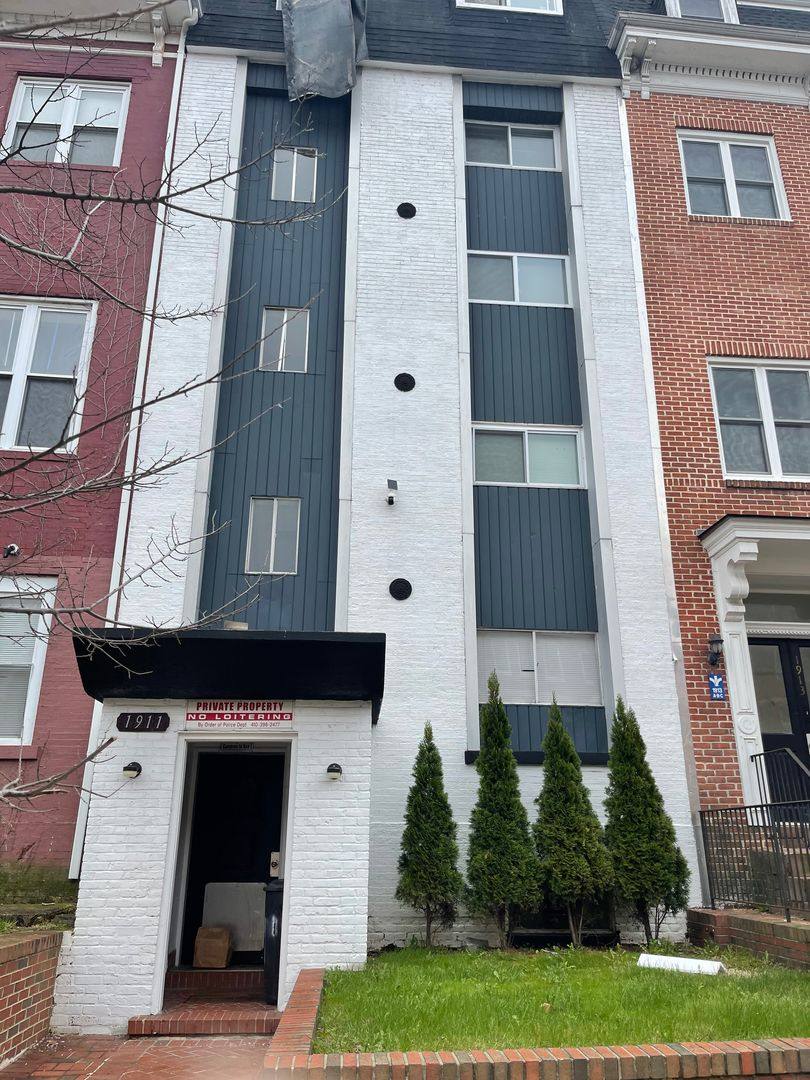 Apartment for rent at 1911 W Baltimore St, Baltimore, MD 21223