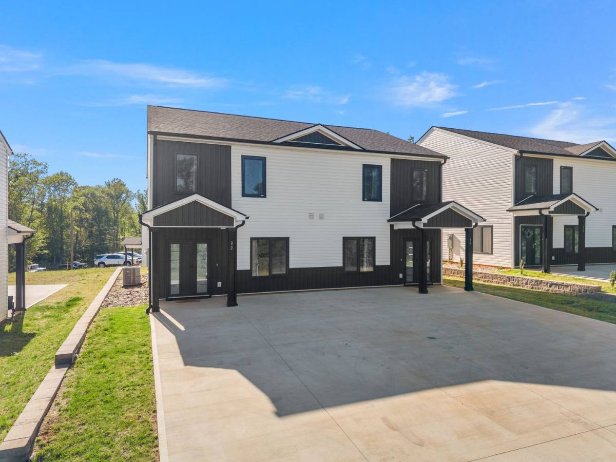 House for rent at 32 Beverly Hills Dr, Spartanburg, SC 29301