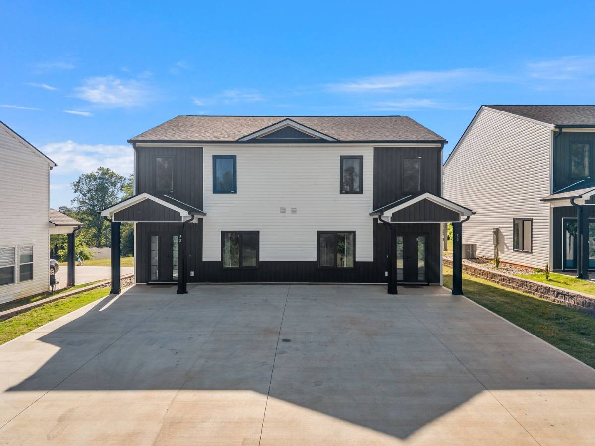 House for rent at 32 Beverly Hills Dr, Spartanburg, SC 29301
