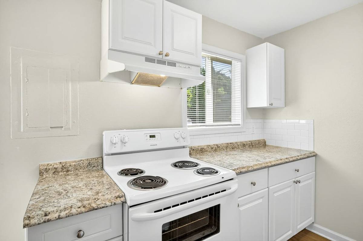 Townhouse for rent at 230 Lincoln St, Fairview, OR 97024