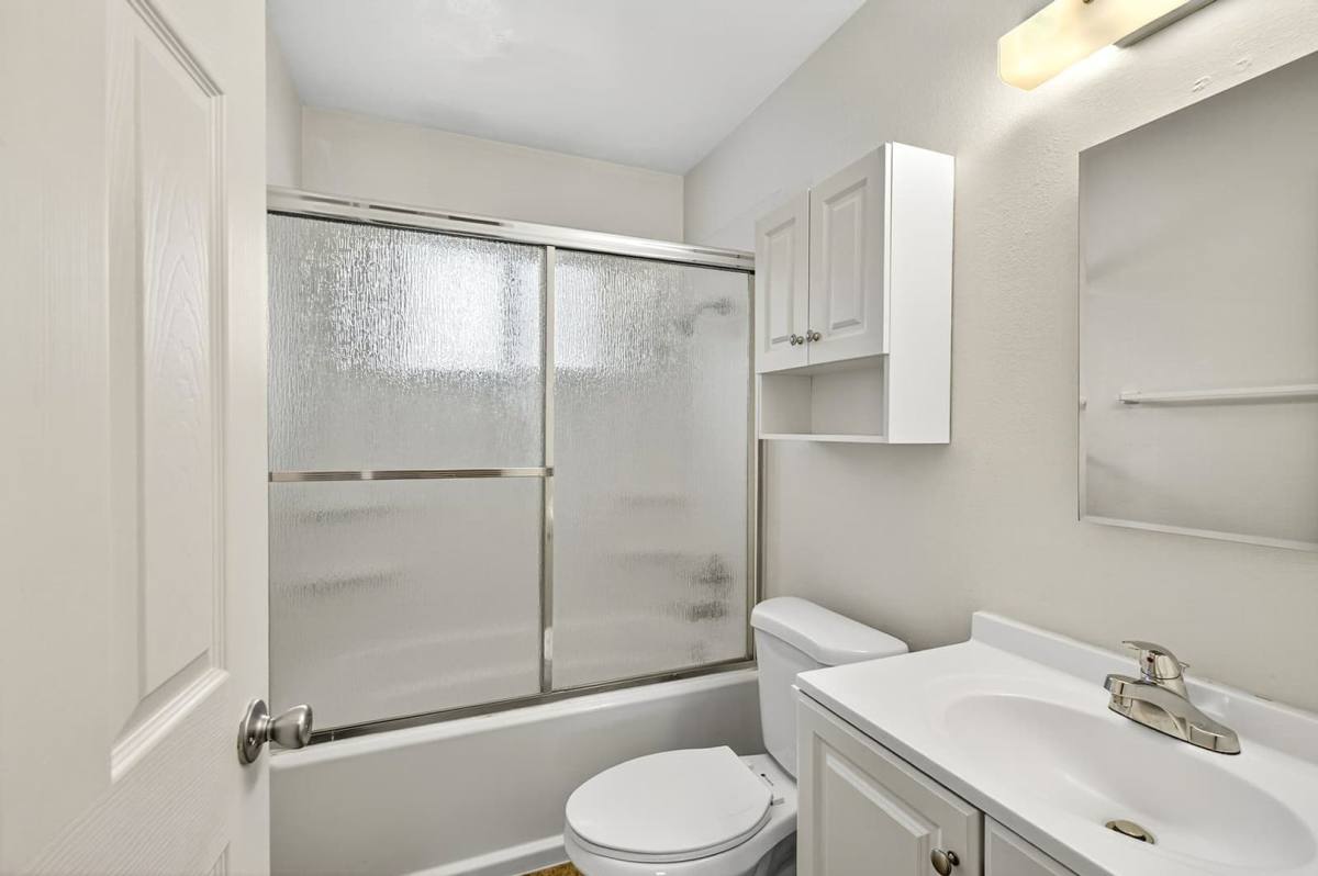 Townhouse for rent at 230 Lincoln St, Fairview, OR 97024