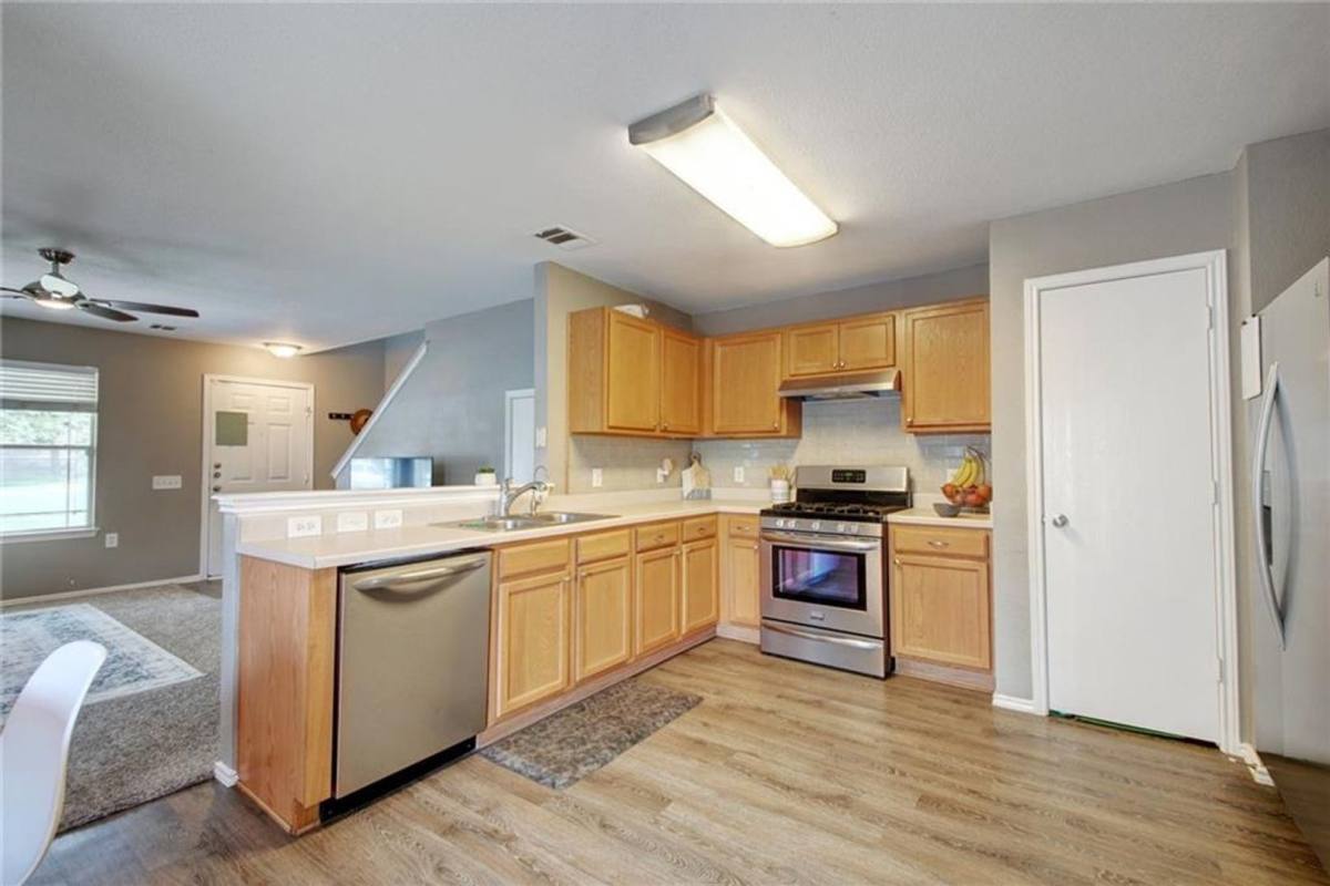 House for rent at 13905 Briarcreek Loop, Manor, TX 78653
