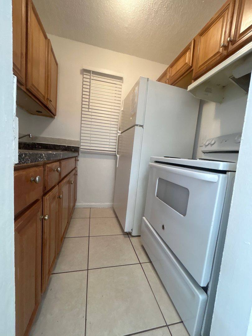 Apartment for rent at 1001 S M St, Lake Worth Beach, FL 33460