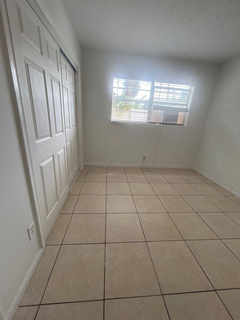 Apartment for rent at 1001 S M St, Lake Worth Beach, FL 33460