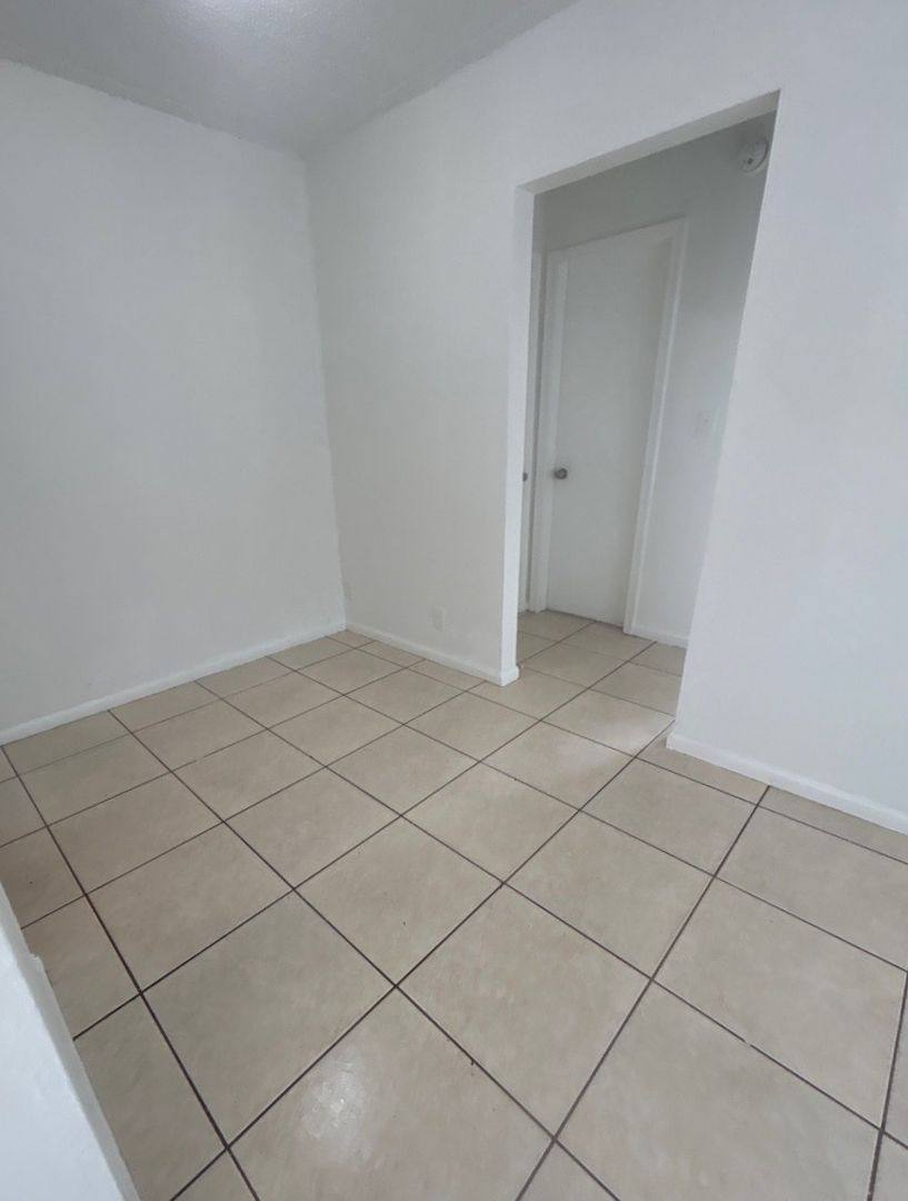 Apartment for rent at 1001 S M St, Lake Worth Beach, FL 33460