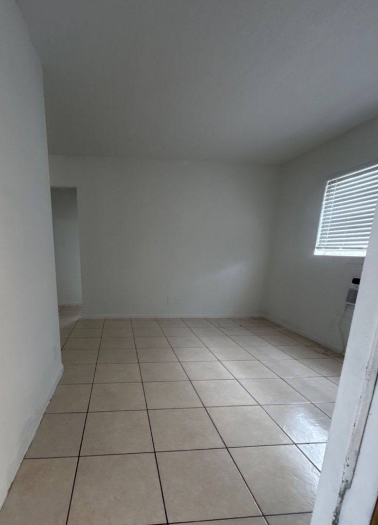 Apartment for rent at 1001 S M St, Lake Worth Beach, FL 33460