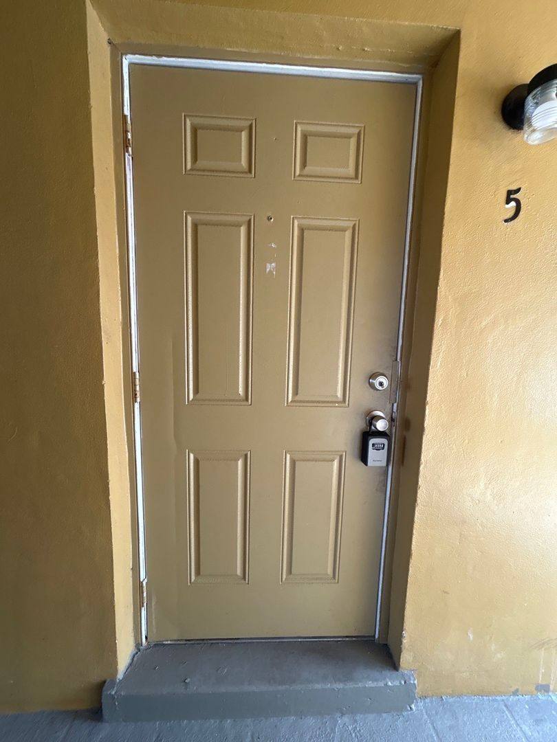 Apartment for rent at 1001 S M St, Lake Worth Beach, FL 33460