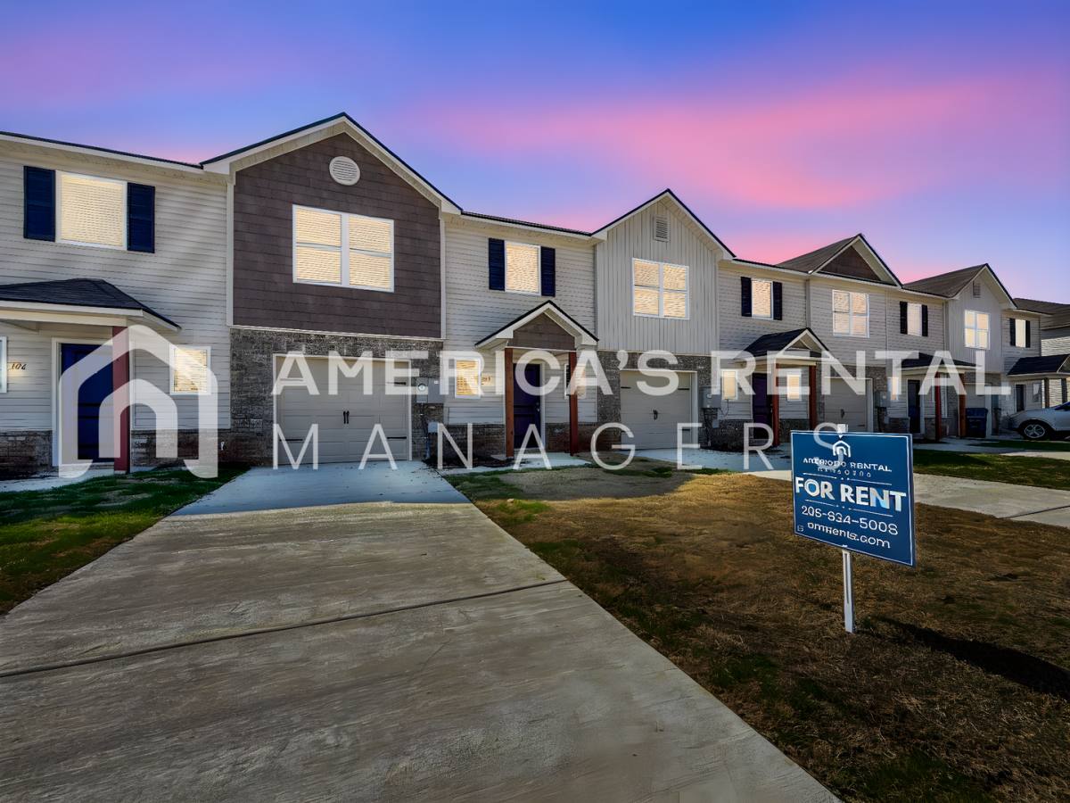 Townhouse for rent at 100 River Grass Dr, Lincoln, AL 35096