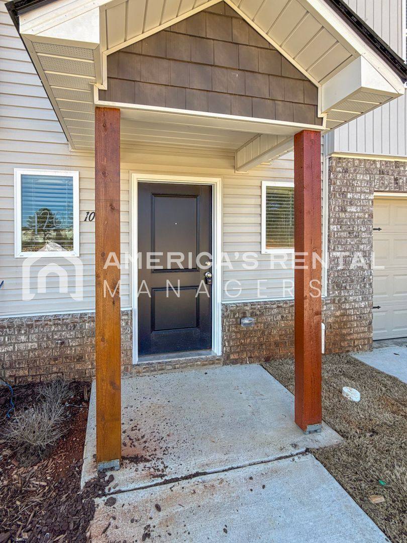 Townhouse for rent at 100 River Grass Dr, Lincoln, AL 35096