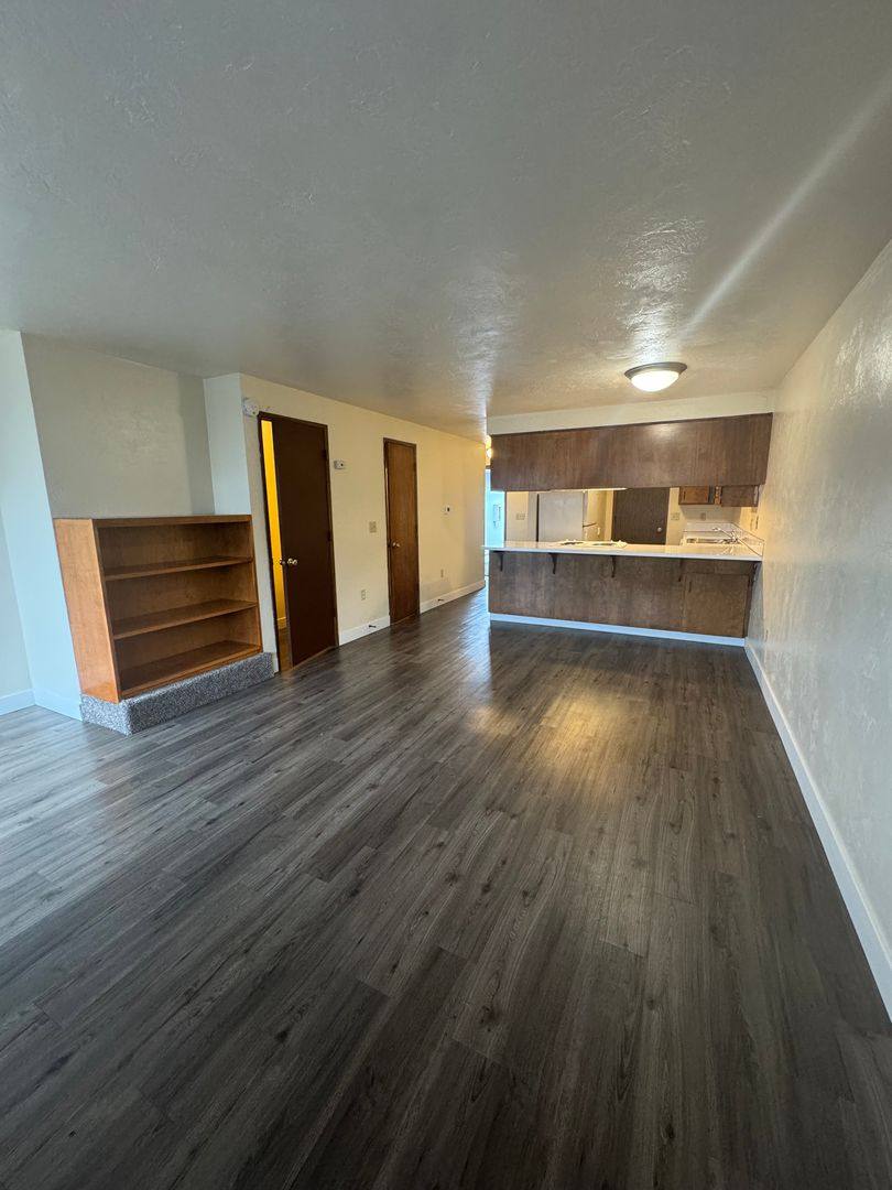 Townhouse for rent at 462 26th Ave SE, Albany, OR 97322