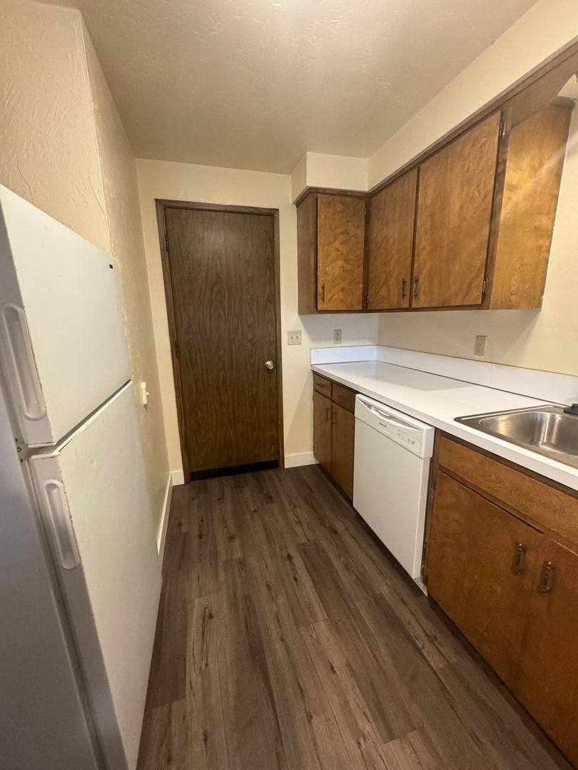 Townhouse for rent at 462 26th Ave SE, Albany, OR 97322