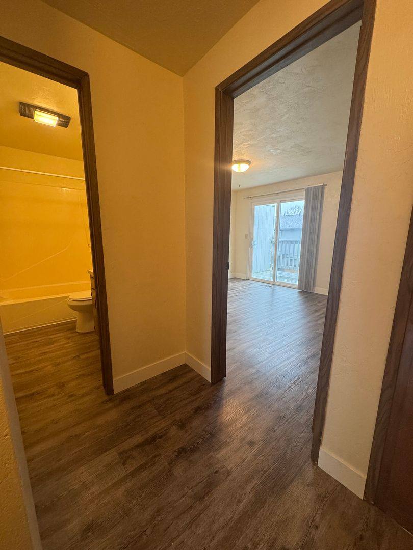 Townhouse for rent at 462 26th Ave SE, Albany, OR 97322