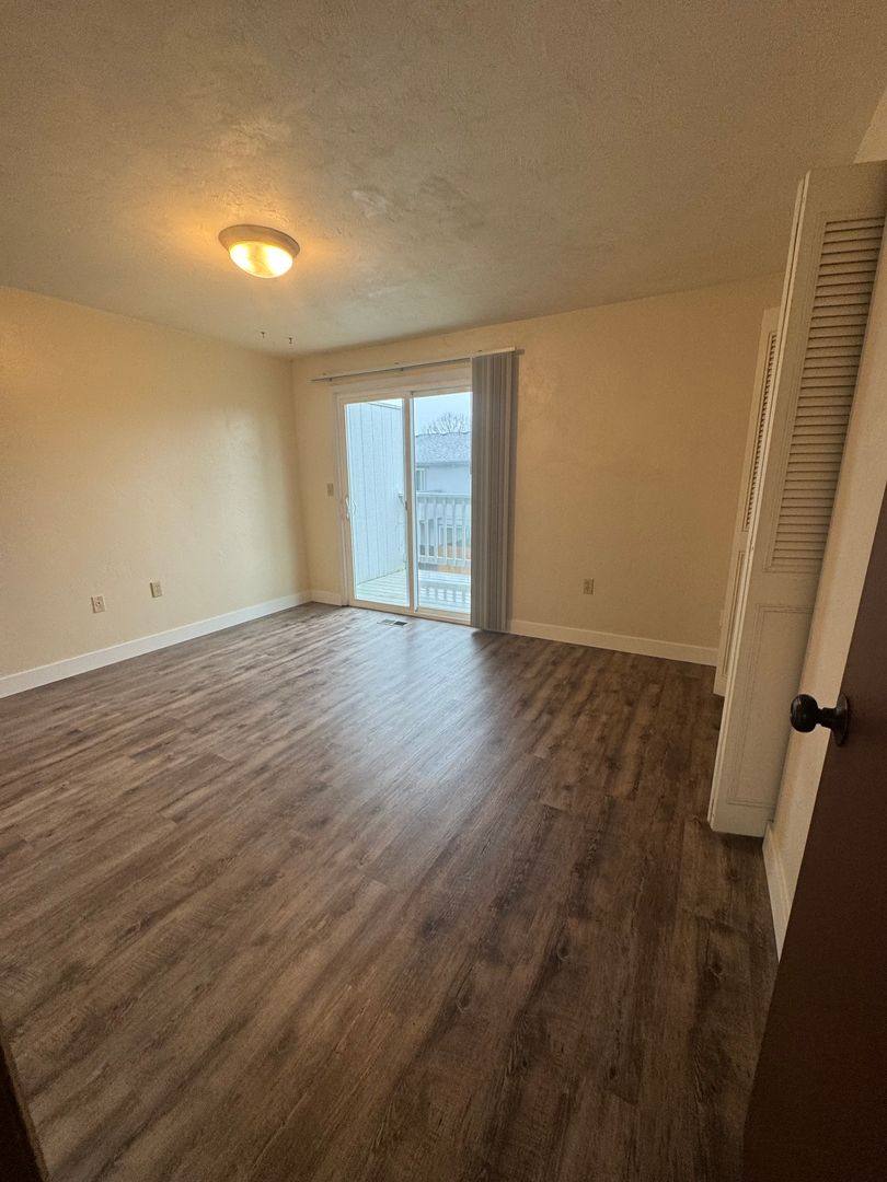 Townhouse for rent at 462 26th Ave SE, Albany, OR 97322