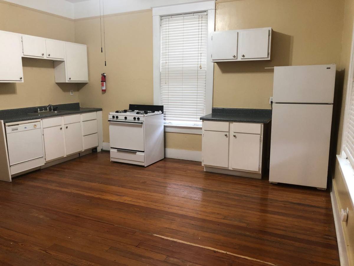Apartment for rent at 250 N Willet, Memphis, TN 38112