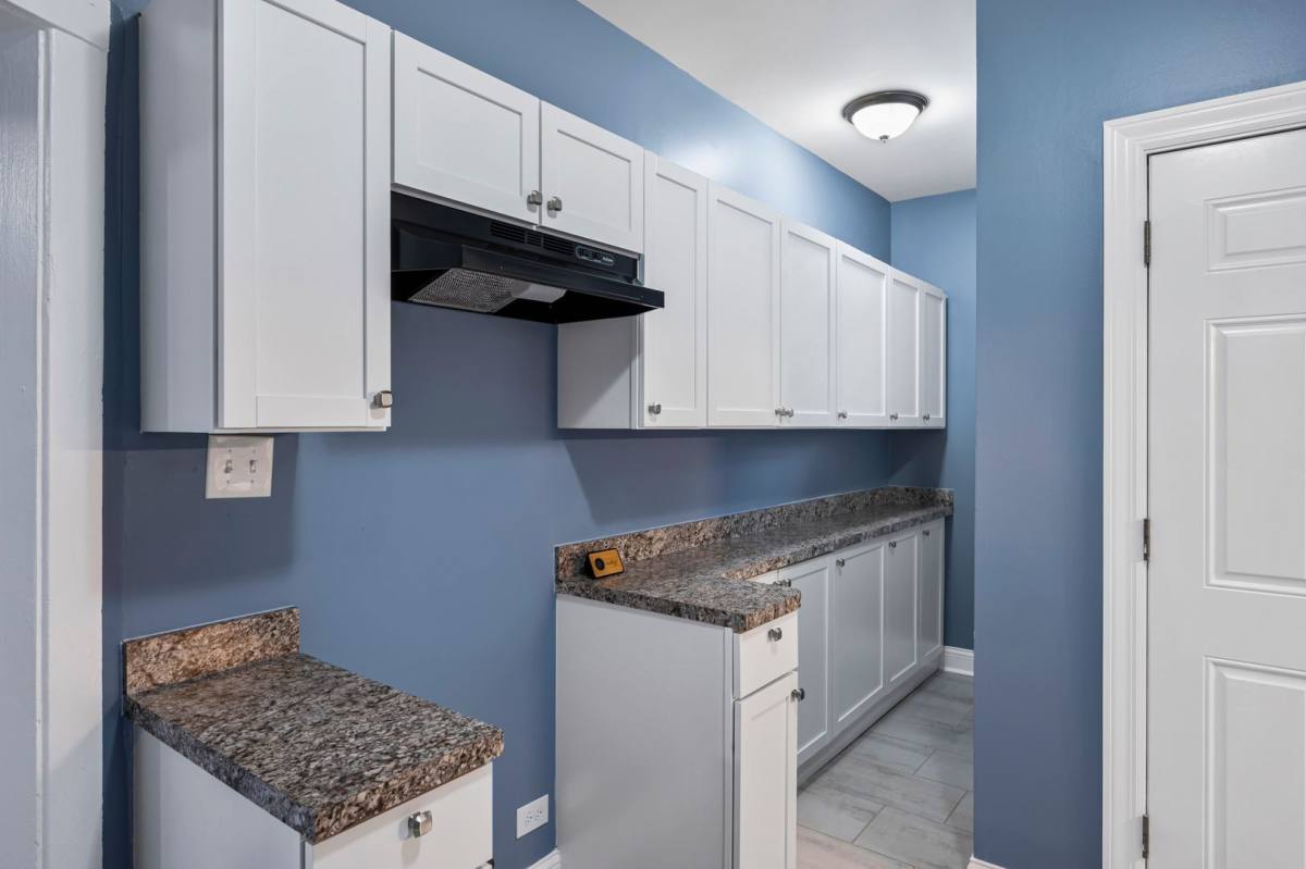 Apartment for rent at 7949-51 S St Lawrence Ave, Chicago, IL 60619