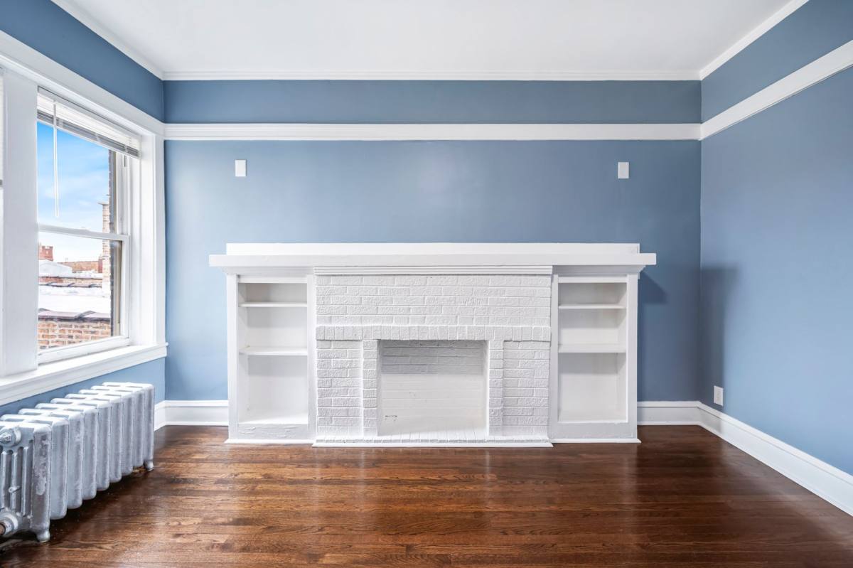 Apartment for rent at 7949-51 S St Lawrence Ave, Chicago, IL 60619