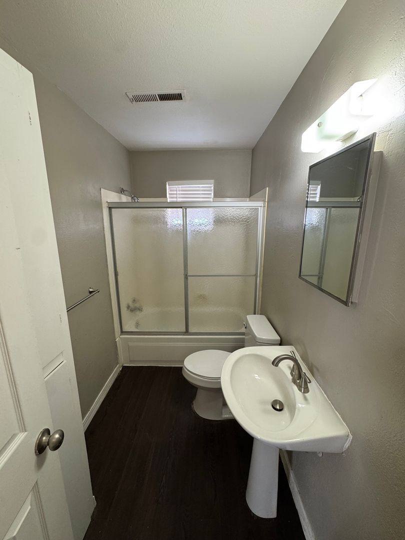 Apartment for rent at 2929 & 2943 E University St, Springfield, MO 65804