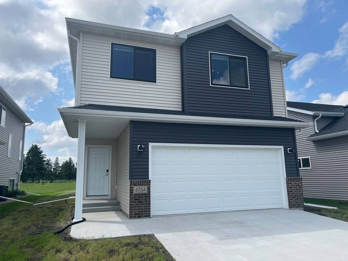 6754 72nd Ave S, Horace, ND 58047