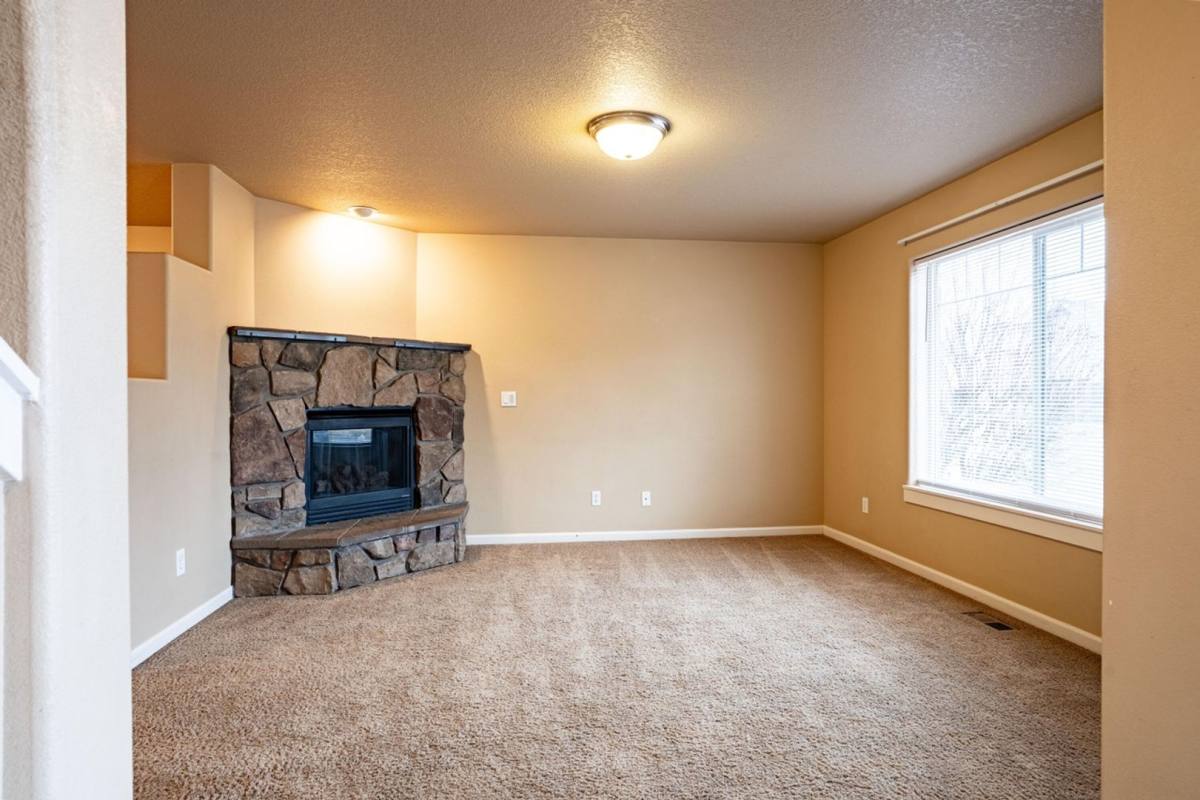 House for rent at 20487 Brentwood Ave, Bend, OR 97702