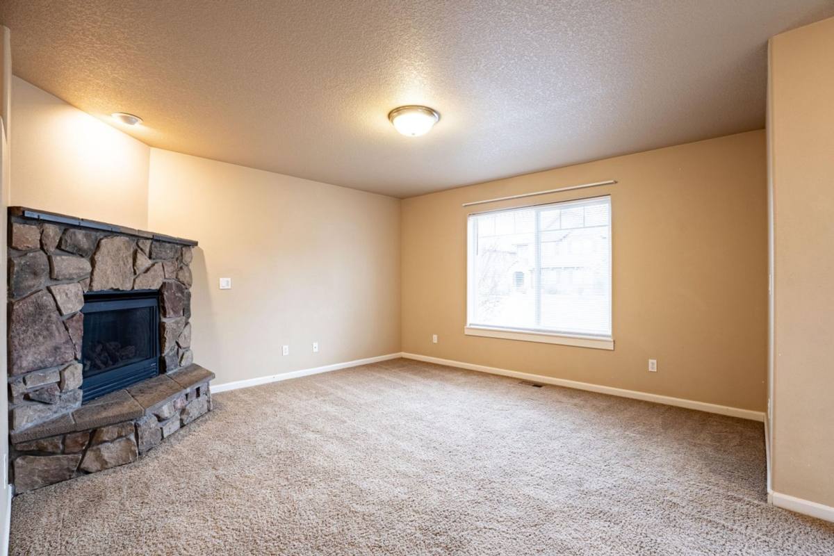House for rent at 20487 Brentwood Ave, Bend, OR 97702