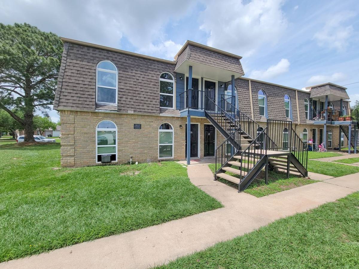 Apartment for rent at 101 Brookside Lane, Sealy, TX 77474