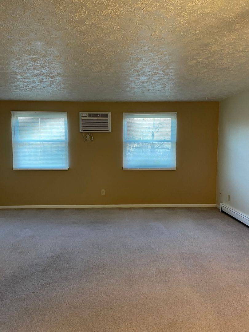 Apartment for rent at 293 Maplewood Dr, Cortland, OH 44410