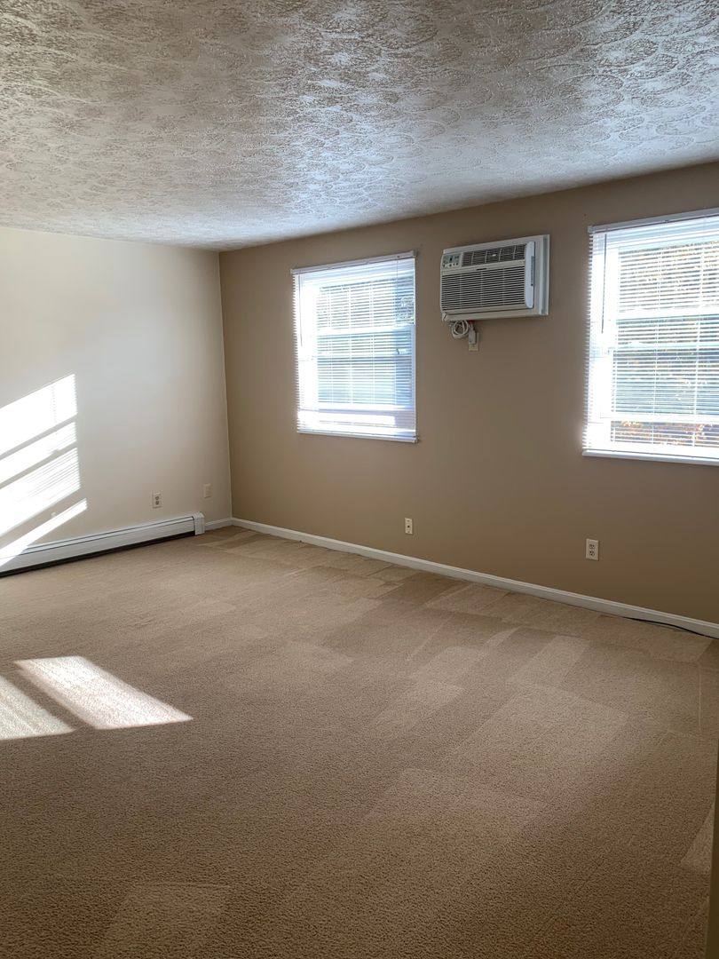 Apartment for rent at 293 Maplewood Dr, Cortland, OH 44410