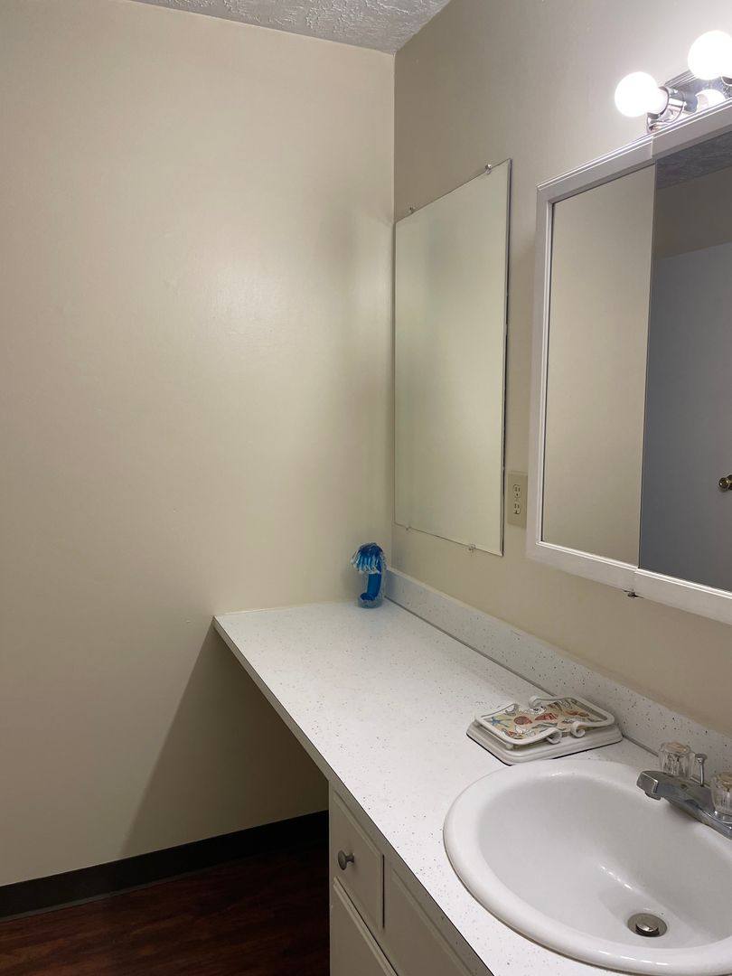 Apartment for rent at 293 Maplewood Dr, Cortland, OH 44410