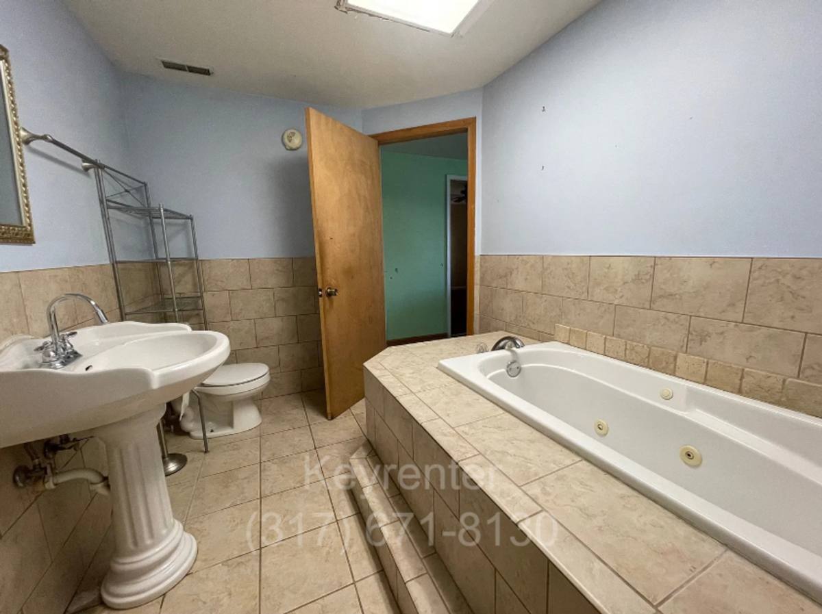 House for rent at 1027 E 4th St, Greenfield, IN 46140