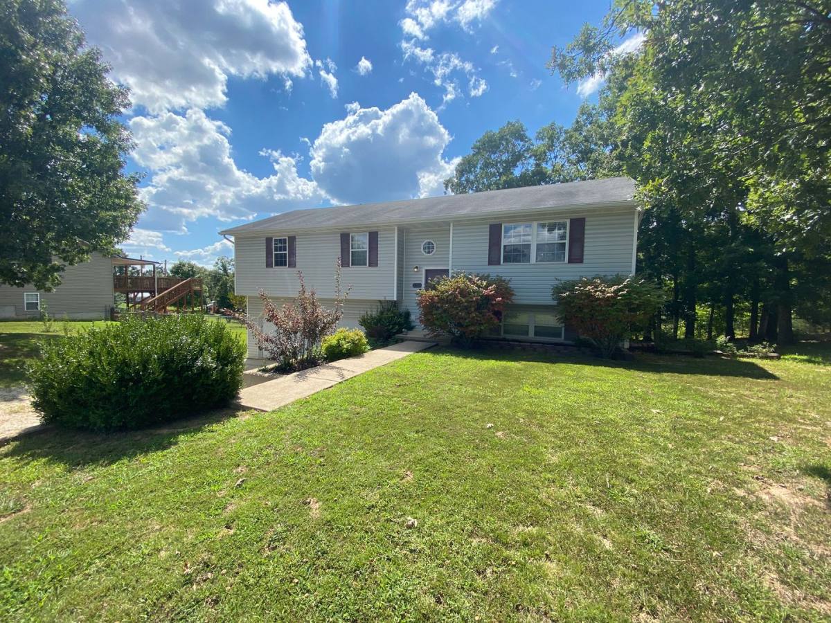 House for rent at 15350 Top Dr, Saint Robert, MO 65584